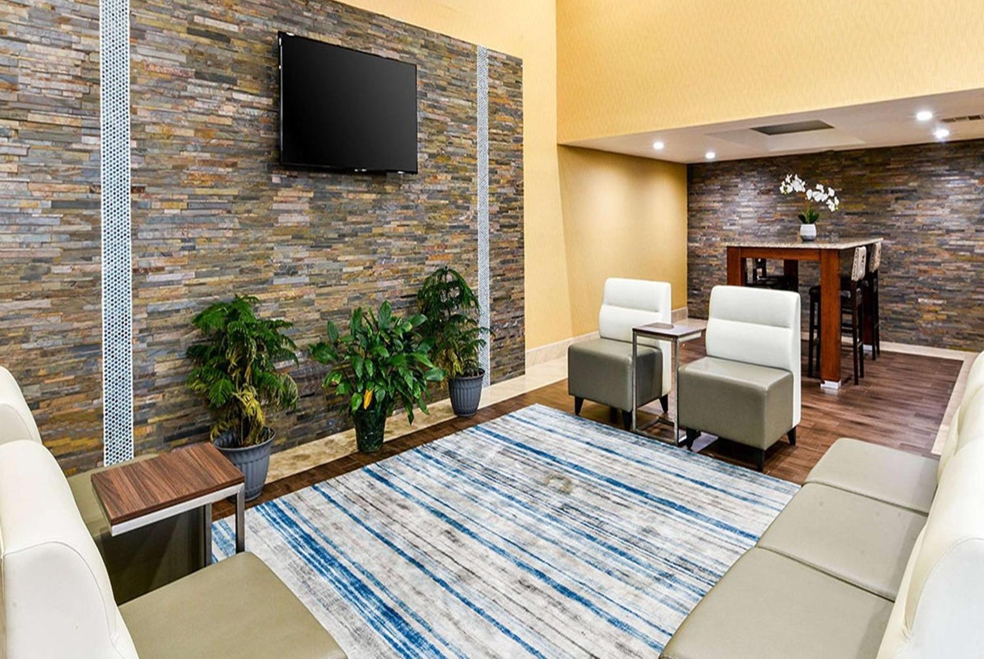 Travelodge By Wyndham Commerce Los Angeles Area Esterno foto