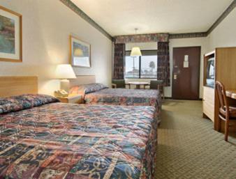 Travelodge By Wyndham Commerce Los Angeles Area Esterno foto